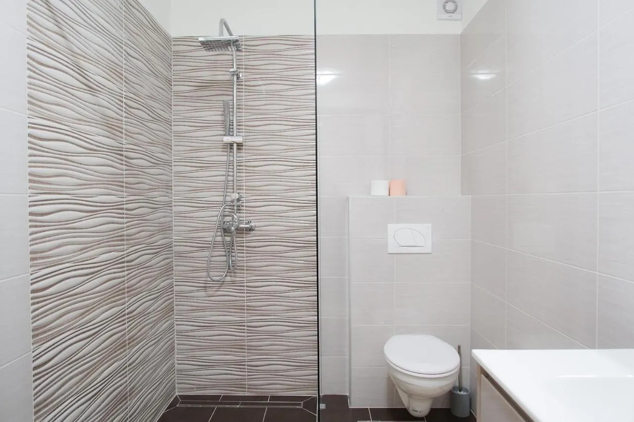 Arena Apartment With 3 Bedrooms In The City Center Pula