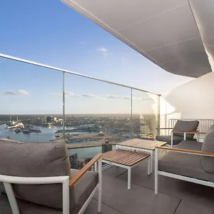 https://danmarks-hojeste-penthouse-lejlighed-i-lighthouse-42-sal.aarhushotels.net